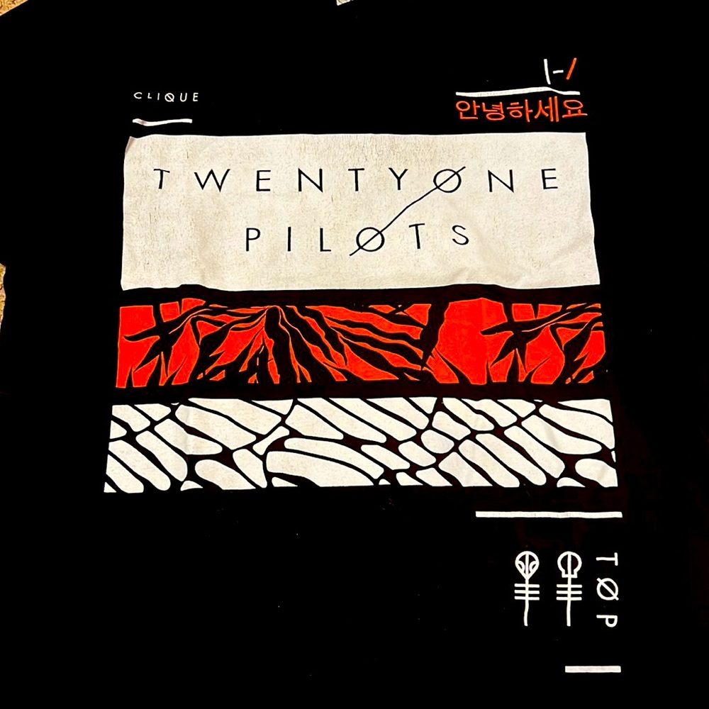 Twenty one pilots t shirt